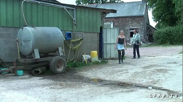 Nouveaux Mature francaise se fait bien defoncer le cul par Papy et ses potes de la ferme meilleurs clips