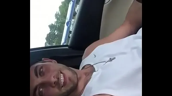 Novos Blond Gostosão jacking off in the car - Gayrotos principais clipes