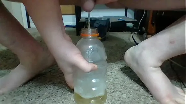 新tim pees in bottle顶部剪辑