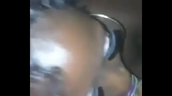 Nieuwe Darkskin sucks off the rubber dick topclips