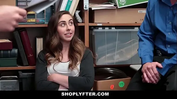 Новые Shoplyfter - шаловливая тинка (Lexi Lovell) принимает два членалучшие клипы