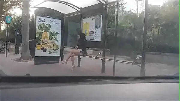 Nye bitch at a bus stop topklip