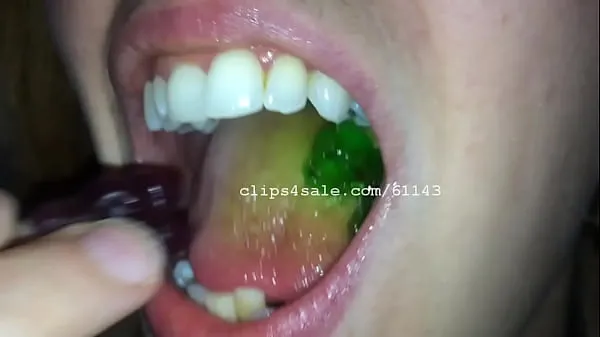 Nowe Mouth Fetish - Casey Eats Gummy Bears Video 1 najpopularniejsze klipy