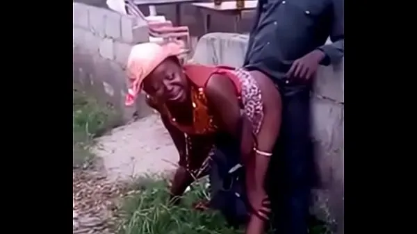 Nouveaux Femme africaine baise son homme en public meilleurs clips