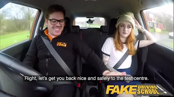 Новые Fake Driving School стройная горячая рыжая шалунья трахается лучше, чем водит машинулучшие клипы