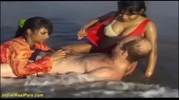 Nouveaux interracial sexe indien amusant à la plage meilleurs clips