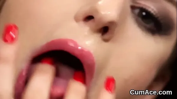 Wicked hottie gets cum shot on her face swallowing all the juice Clip hàng đầu mới