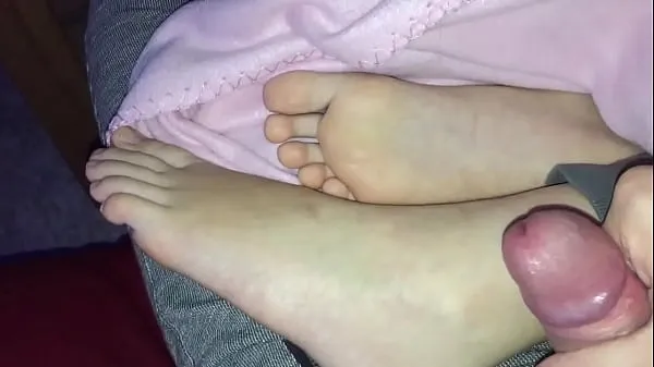 ใหม่ Cumshot on my s. girlfriends feet คลิปยอดนิยม