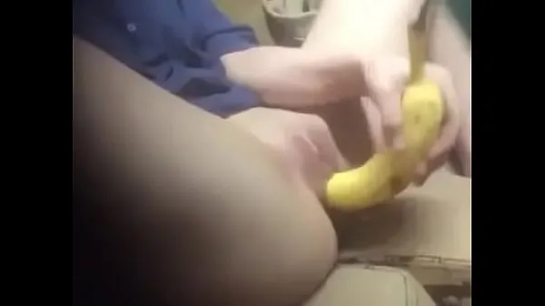 Nové y. toys her wet pussy with banana najlepšie klipy