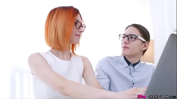 Novos CENA COMPLETA em - Oh, que prazer deve ser transar com uma tão linda e alegre, especialmente seu cu virgem e apertado! Ela levou o rabo à boca e engoliu uma grande carga de esperma com prazer pensando em Java Script principais clipes