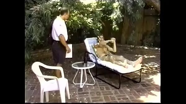 مقاطع علوية Overstuffed musclehead postman Anthony Gallo needs to get an acknowledgement about the place of delivery from guy taking the sun naked جديدة
