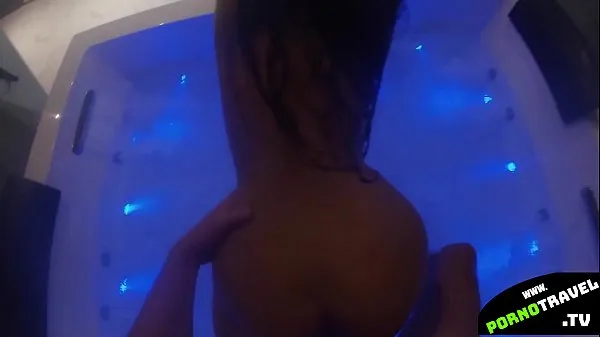 Nouveaux Hot asiatique baise dur dans un jacuzzi meilleurs clips