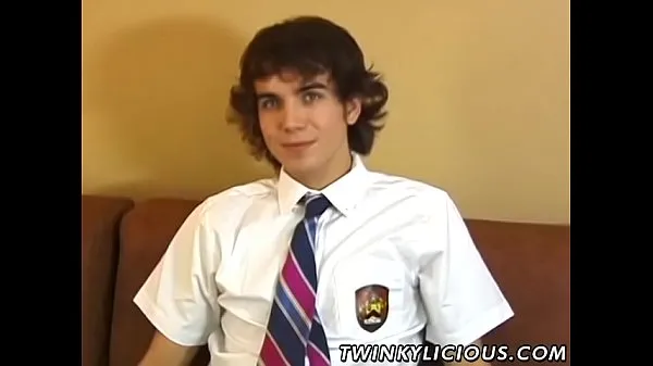 Új Twink from college does not take off uniform when wanking legnépszerűbb klipek