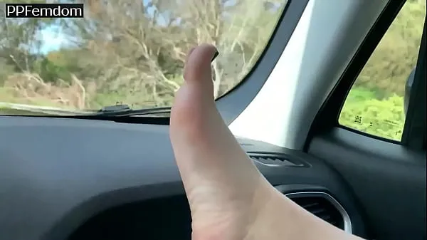 Yeni POV Bare Feet With Mistress Sofi in Car en iyi Klipler