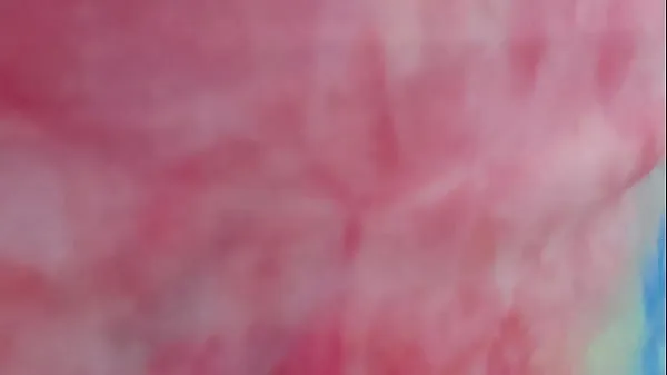 新监视你的意大利继母在店里更衣时弄湿她的短裤顶部剪辑
