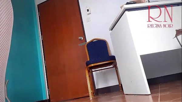 新超短裙秘书。 性别秘书。 没有内裤办公室熟女。 裸体办公室。 你好呀亲爱的！ 你愿意做我的老板吗？ 我是最听话的秘书！ 我会听从你的命令。 我很顺从，有点害羞。 我可以吮吸阴茎——这对我的工作很重要。 我可以不穿内裤工作，让你感觉良好。 如果你愿意，我可以赤身裸体。 在轮班结束时操我！ 里贾纳·诺尔顶部剪辑