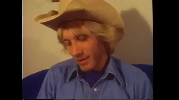 نئے Cowboy has neen working strenuously for a week and it's time to blow money on worth while like darkhaired beauty Molly with big natural tits ٹاپ کلپس