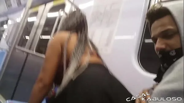 Yeni Dando uma rapidinha dentro do metrô - Caah Kabulosa - Vinny Kabuloso en iyi Klipler