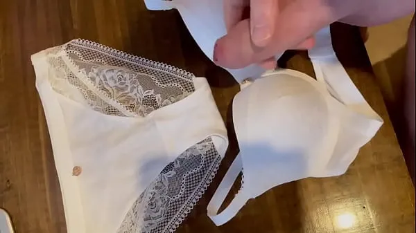 Nouveaux Elle m'a regardé jouir sur sa nouvelle lingerie meilleurs clips