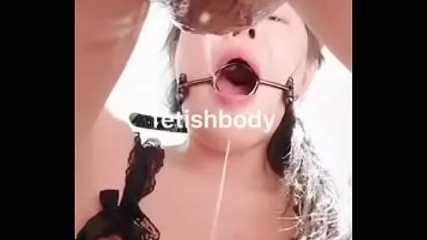 道具强制深喉/口水拉丝/呕声/鼻涕声/眼泪/鼻涕/颜射 类似无套内射的感觉怎一个爽字了得 Clip hàng đầu mới