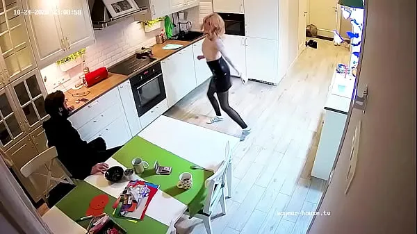 Nye Dancing Girl Gets Blow & Fuck at Kitchen topklip