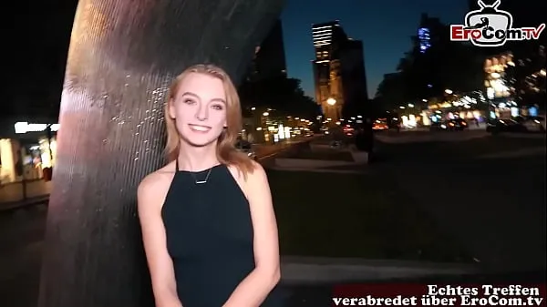 Neue Süße deutsche blonde Teen mit kleinen Titten beim echten SextreffenTop-Clips
