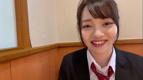 新她是一个非常迷人，干净整洁的女孩！ 她非常柔软舒适！ 她甜美的声音泄露出来是必须要听的！ 她是一个爱挑逗的女孩，在与叔叔发生性关系中找到快乐顶部剪辑