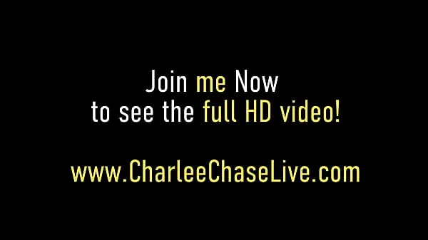 Nouveaux Charlee Chase et Lovely Latina ChiChi Medina font équipe pour traire une grosse bite dure dans une double pipe chaude qui se termine par une grosse éjaculation! Vidéo complète et Charlee Live meilleurs clips