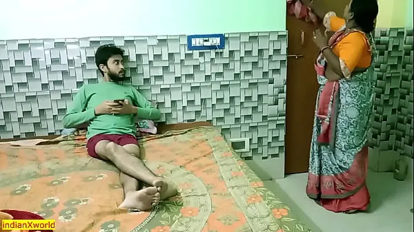 Novos Menino indiano fodendo com a bela empregada Bhabhi! Sexo caseiro sem cortes principais clipes