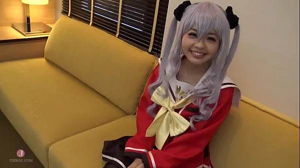 新亨泰角色扮演] 穿着可爱的女子高生制服，自信地给人打手枪，但当她换上淑女制服后，身体变得非常兴奋，开始边打手枪边自慰顶部剪辑