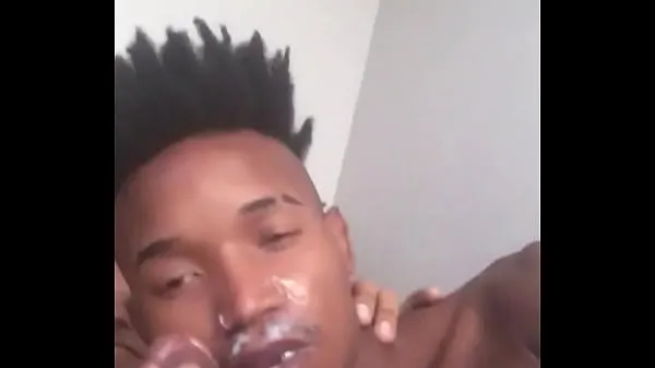 Új Brazilian giving a delicious blowjob until the man comes legnépszerűbb klipek