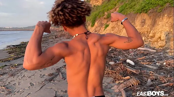 Nové Ciao Alves is super cute dude we met during our Colombian adventure, and beautiful beach is just complementing him. Check out his super nice body and Ciao is not shy to drop his pants and show off his cock. When you get to the part in studio you are for nejlepší klipy