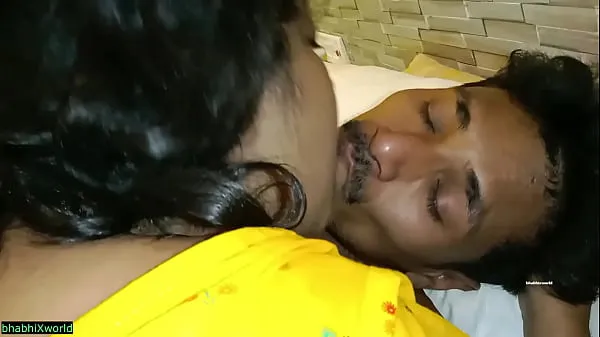 Novos Beijos longos e lindos de Bhabhi e fodendo a buceta molhada! sexo de verdade principais clipes