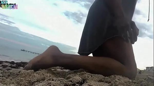 Novos Gaping My Asshole Wide in Public on a Private Beach principais clipes