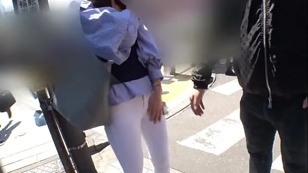 新有小奶情结的美女美容师尝试丰胸按摩！ 她敏感的乳头被玩弄，她开始发情！ →她被操了，还带着一只大鸡巴顶部剪辑