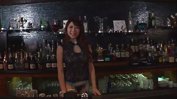 新しい店内即尺スケ乳首】ラブミーちゃん！実質全裸のエロ巨乳姉さん！巨根ラブのチン狂い！血管浮き出るドデカ乳パイズリ！パイパンにバック挿入高速ピストン！ラブミー●●中出しをくらえッwww【えろコスリレーバトン11人目】第一部トップクリップ