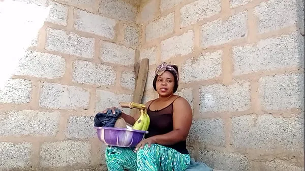 Nuevos Beautiful plantain seller..... Full video on sheer clips principales