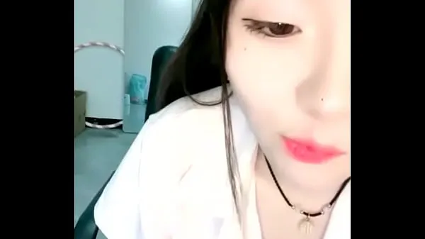 مقاطع علوية 双尾甜美小姐姐！好久没播了！JK装短裙，脱光光道具自慰，假屌跳蛋双管齐下，闭眼很享受国产网约高端外围 جديدة
