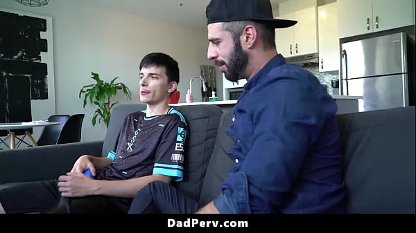 مقاطع علوية Stepdaddy Teaching His Stepson to Take Care of His Raging Boner - Dadperv جديدة