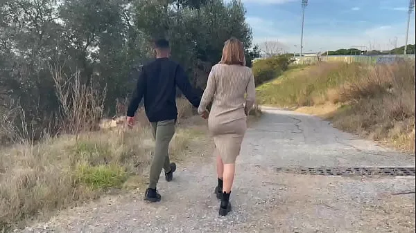 Nieuwe Miss Alessandra is so horny that she ends up failing Jesus Reyes in a field in broad daylight topclips