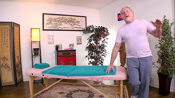 Nouveaux Hefty BBW Sara Star Gets Dicked on Massage Table JM1340 meilleurs clips