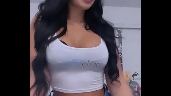 New Going live today on my FREE of page doing some questions and answers followed by a toy show on my vip page check the bio top Clips